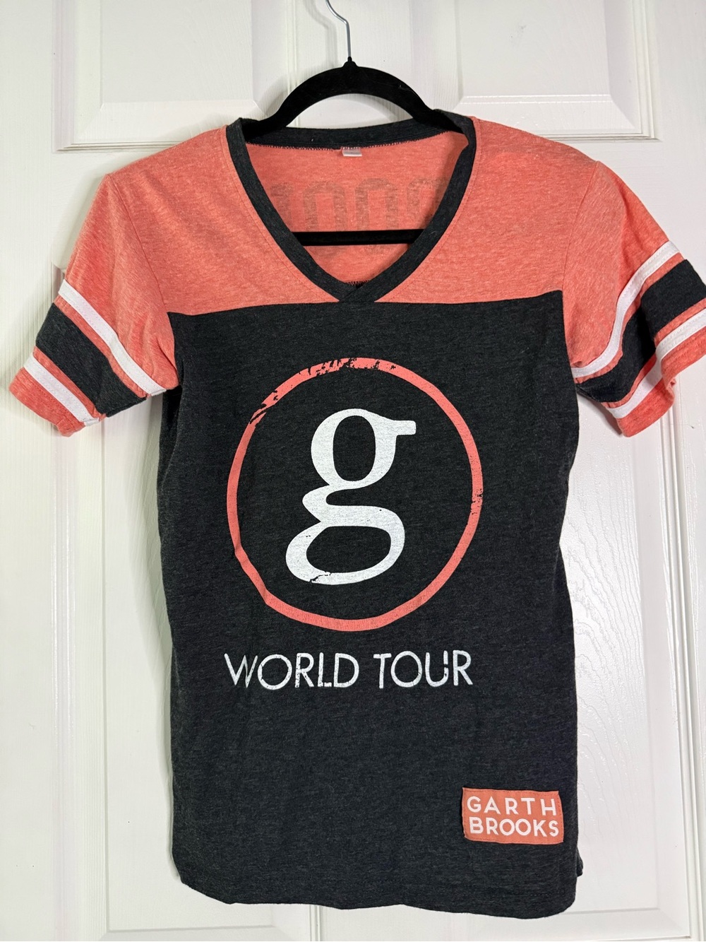 Garth Brooks World Tour Concert T-Shirt Woman Small Jersey V-Neck Country music